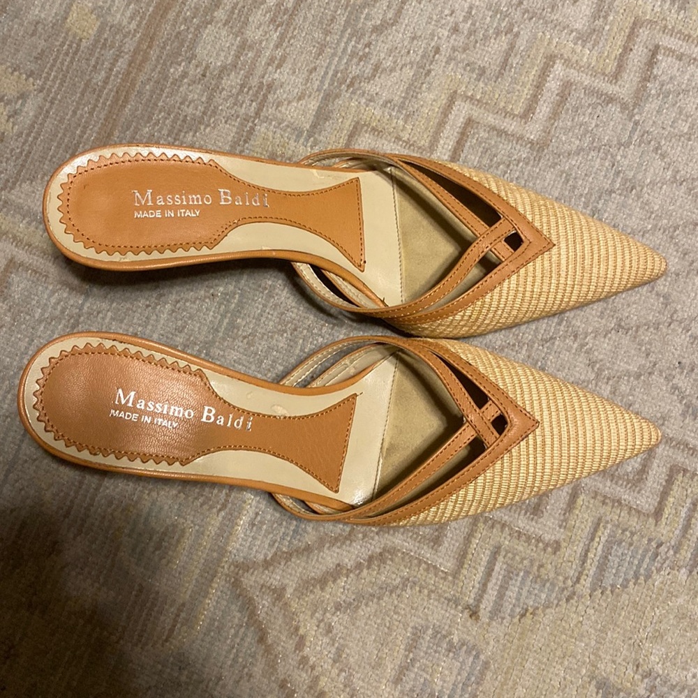 Massimo Baldi Women Mid-Heel shoes size 7B have some pilling inside the …